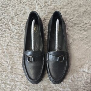 SAS Simplify or Jewel black leather slip-on loafers with a metal buckle size 8